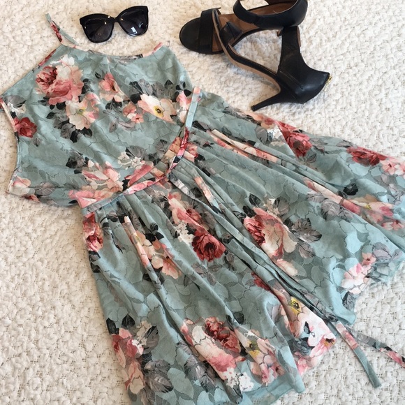 NWT Lace Fit & Flair Floral Dress Netted Underlay - Picture 4 of 16